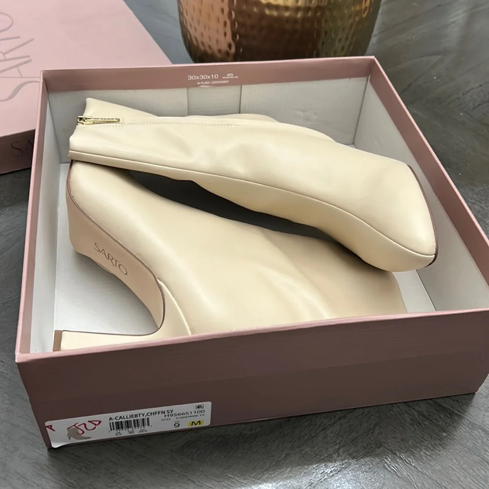 Franco Sarto A-Calliebty Booties - Picture 2 of 14